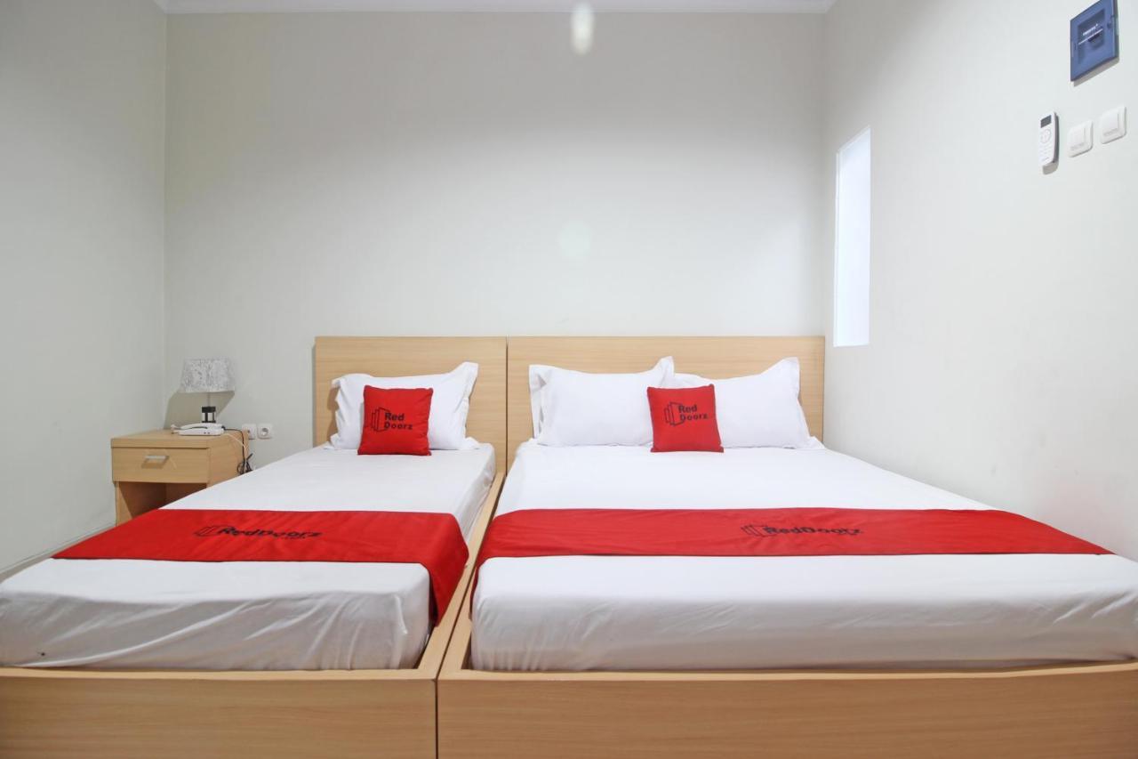 Reddoorz Near Amikom Yogyakarta Salakan Luaran gambar