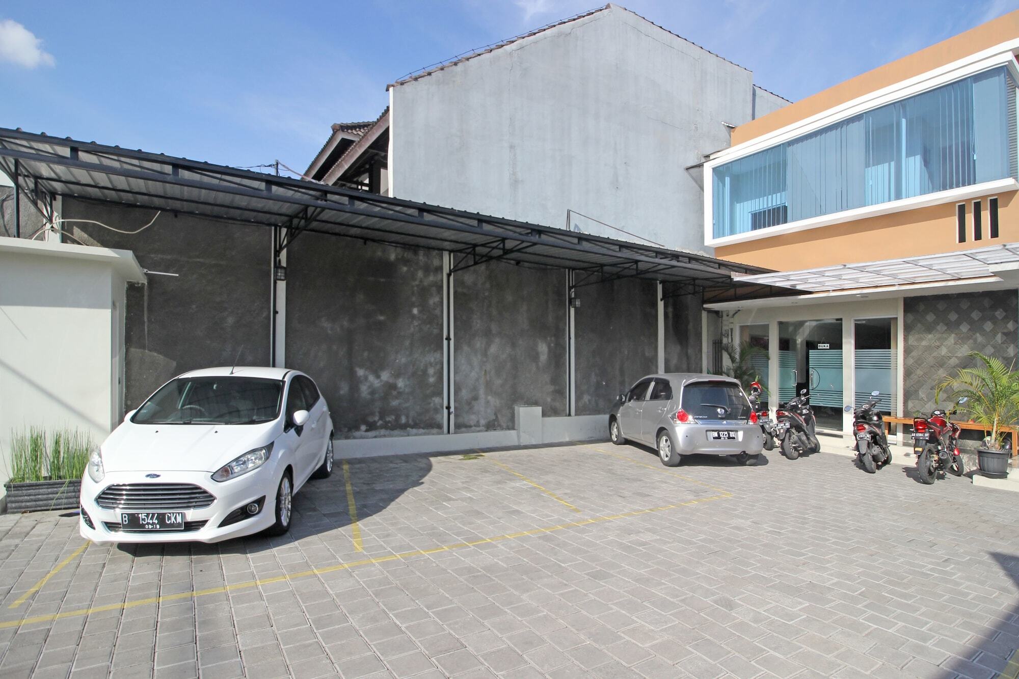 Reddoorz Near Amikom Yogyakarta Salakan Luaran gambar